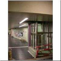 2003-09-28 USTRAB Laurenzgasse Lifteinbau 03.jpg